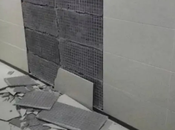壤塘瓷砖空鼓维修公司分享下壤塘墙砖松动维修的知识